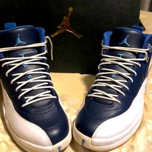 Air Jordan retro 12 used and in amazing condition! #Won’tLast🔥🔥🔥🔥
